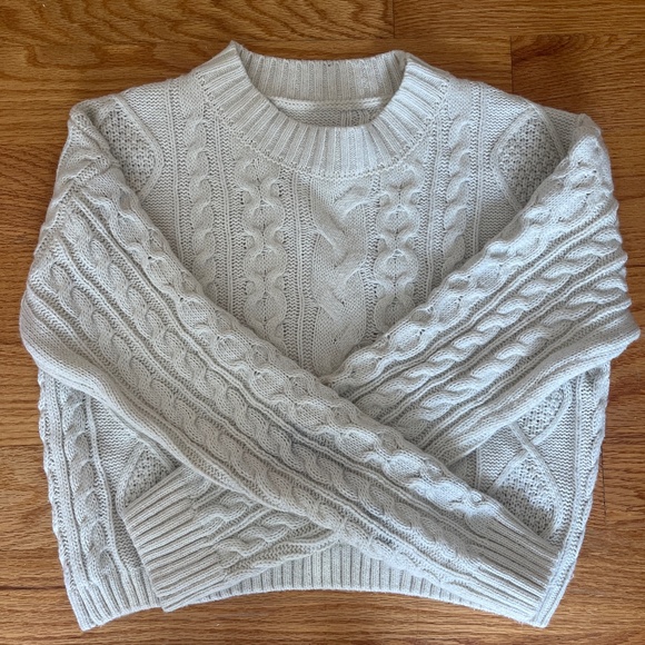 White sweater - Picture 1 of 1